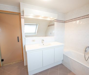 Ruim duplex appartement met terras en garage in centrum Zulte! - Photo 5