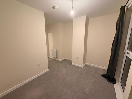 2 Bed Flat, Green Ferry Way, E17 - Photo 4