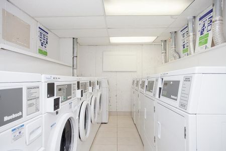 Downtown Living at its best - Minutes to parks, shops, restaurants, and more. - Photo 4