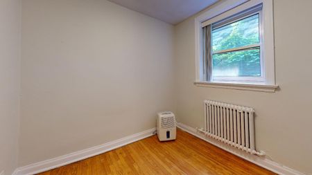 235 Charlotte St - Photo 2