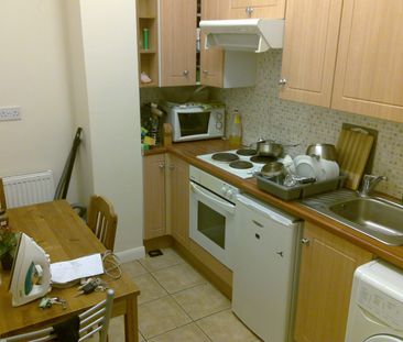 Room in a Shared Flat, Chichele Road, NW2 - Photo 6