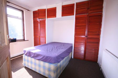 3 bedroom terraced house to rent - Photo 4