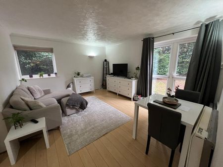 2 bedroom flat to rent - Photo 2