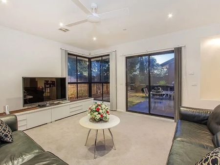 3 Trident Close, Keilor Downs VIC 3038 - Photo 3