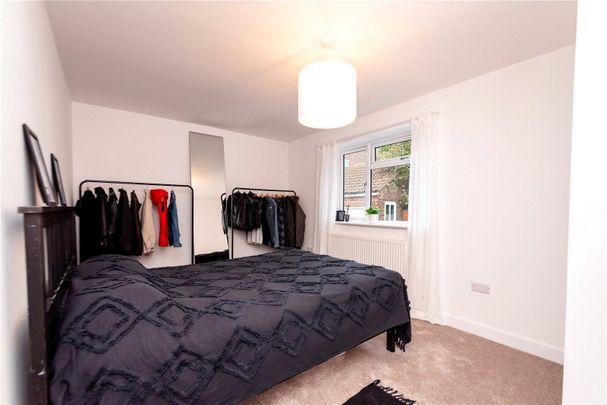 Colbeck, Church Crookham, Fleet, GU52 - Photo 1