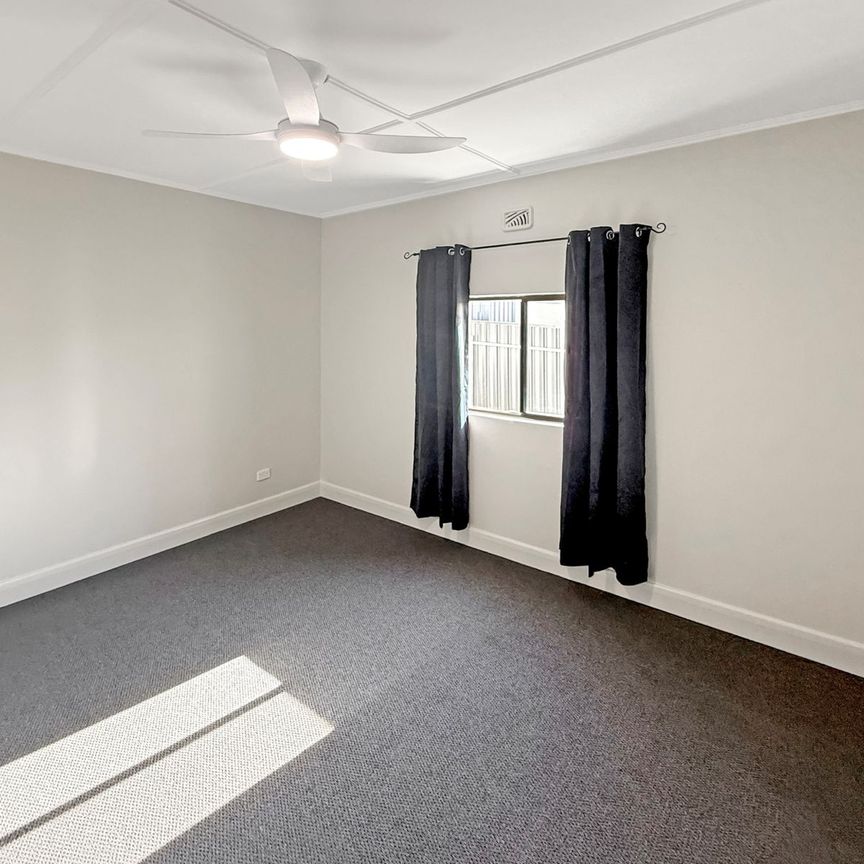 Spacious Four Bedroom Home - Fully Renovated! - Photo 1