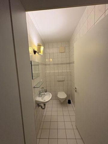 Traumhafte Wohnung in Zentrum-West mit Balkon ! - Foto 4