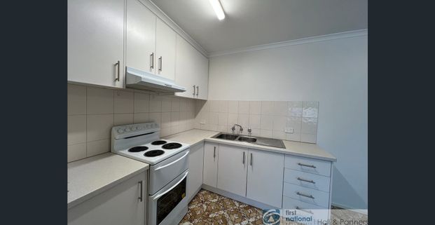 Neat & Convenient Two-Bedroom Flat in Prime Location - Photo 1