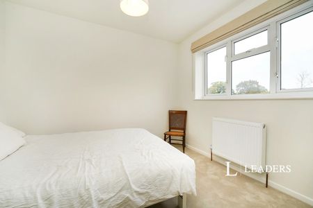 3 bedroom house to rent Studland Drive, Prestbury, Cheltenham, GL52 - Photo 5