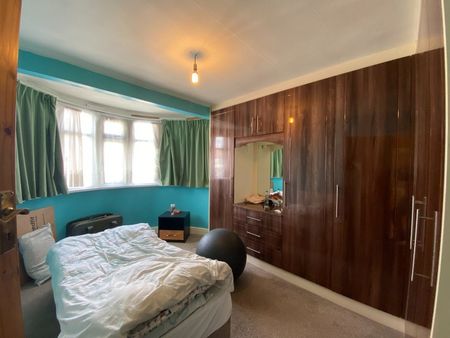 4 Bed Terraced House, Capthorne Avenue, HA2 - Photo 4