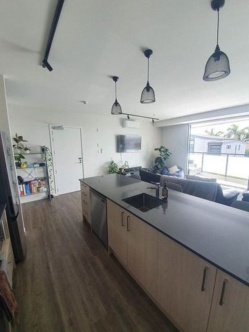 Modern 2-Bed + Study Apartment in Secure Complex - Photo 3
