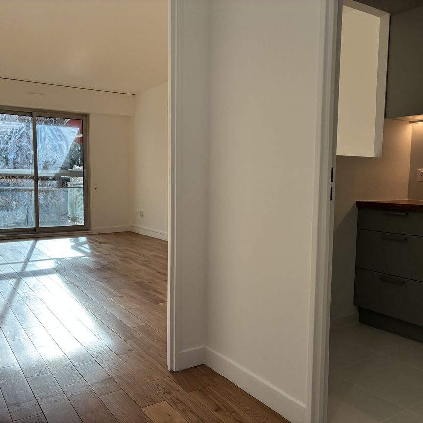 Location Appartement 3 pièces 67m² PARIS 15ème - Photo 1