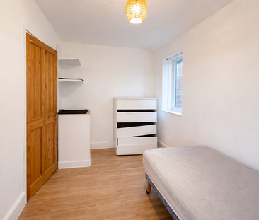 2 bedroom semi-detached house to rent - Photo 3