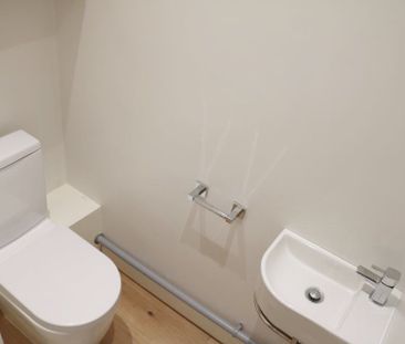 Room in a Shared House, Chargrove Close, SE16 - Photo 5