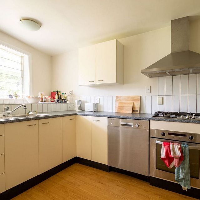 2BR Flat in Vibrant Mt. Cook - Photo 1