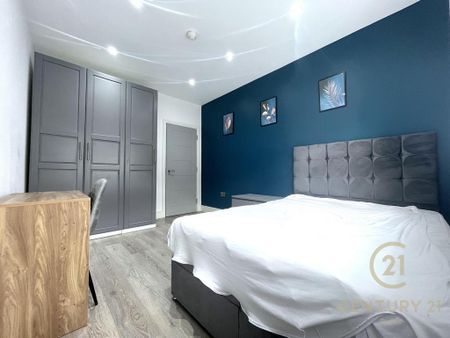 1 bedroom in a house share to rent - Photo 2