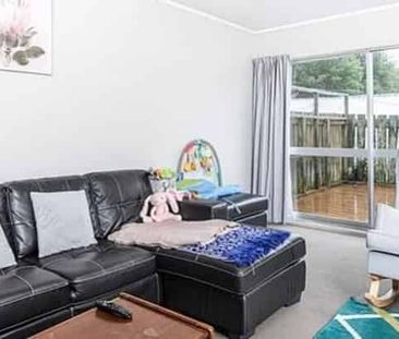 Sunny Two-Bedrooms on the flat Newlands Road - Photo 1