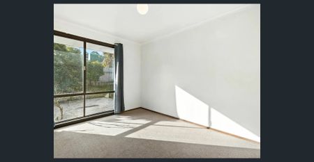 Solid, Low Maintenance Home in a Convenient Kingston Location - Photo 4