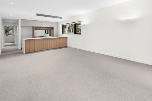 Spacious Apartment with Expansive Terrace and Bushland Views - Photo 1