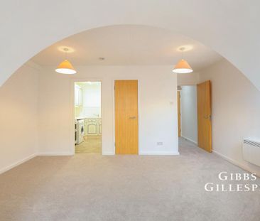 Studio to rent - Photo 6