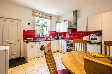 3 bedroom terraced house to rent - Photo 4