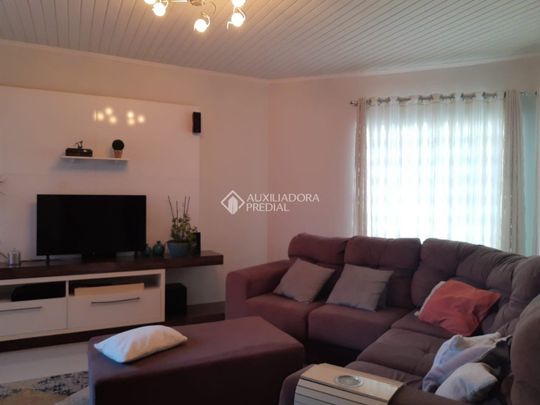 Casa com 3 quartos e 249m² para alugar em Vila Vista Alegre, Cachoeirinha. - Foto 1