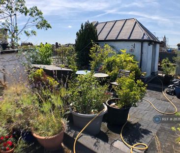 1 bedroom in a flat share to rent - Photo 6