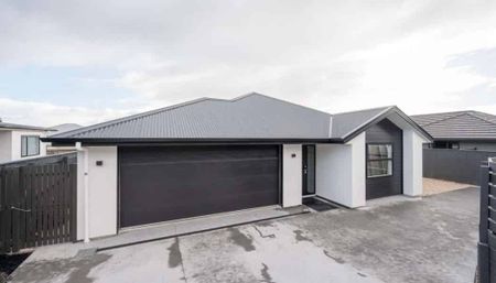 Family home in Hart Rise - Photo 3