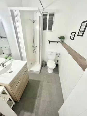 Calle Granate, Sevilla, Andalusia 41009 - Photo 5