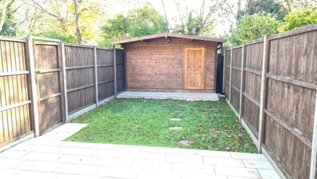 2 bedroom end of terrace house to rent - Photo 2