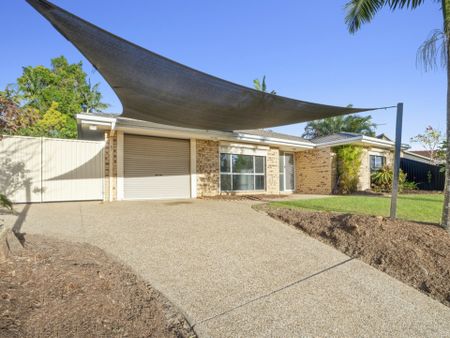 SPACIOUS FAMILY HOME!!! - Photo 5