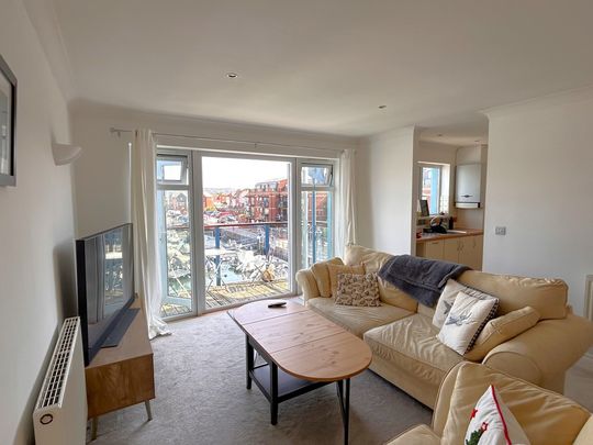 2 bedroom Second Floor Apartment to rent - Photo 1