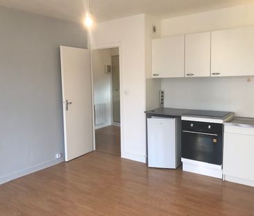 Location Appartement 2 pièces 37m² AURILLAC 15000 - Photo 2