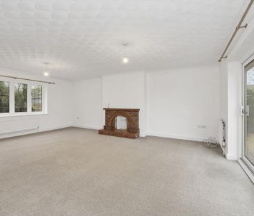 4 bedroom detached bungalow to rent - Photo 2