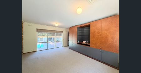 A Private Poolside Lifestyle in a Prestigious Lower Plenty Court - Photo 5