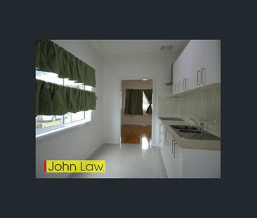 Beautiful Space Home, 700 meter to Cabramatta Station & 3 bedroom w... - Photo 5