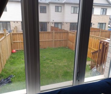 For Lease - 60 Scarletwood Street, Hamilton, Ontario - Photo 4