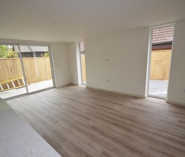 3 bedroom detached house to rent - Photo 4