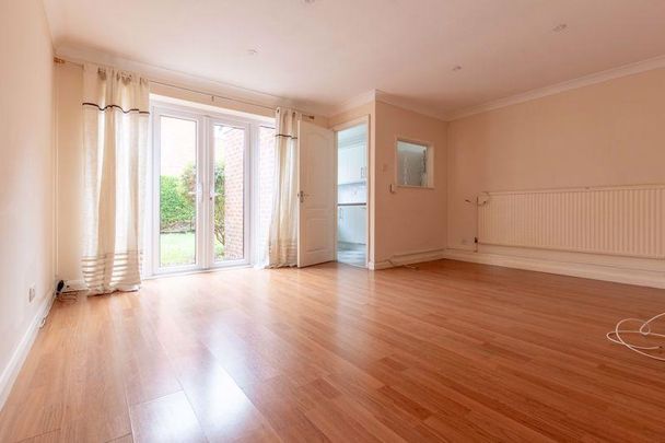 3 bedroom terraced house to rent - Photo 1