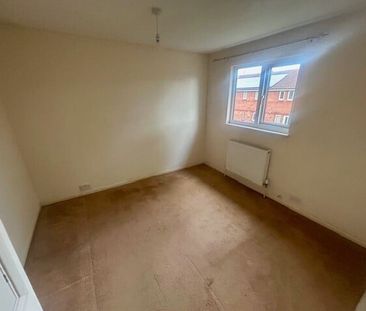 PETERBOROUGH - Photo 6