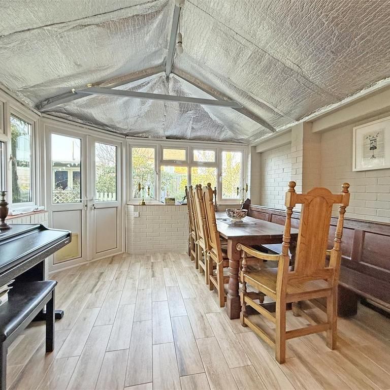3 bedroom detached house to rent - Photo 1