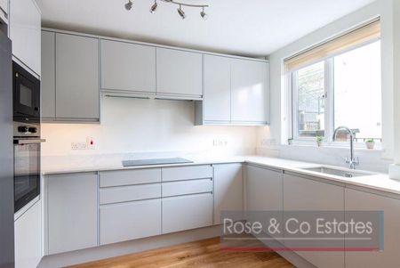 5 bedroom townhouse to rent - Photo 3