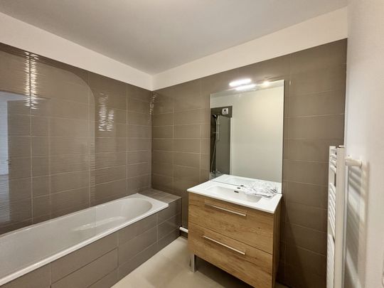 CAEN CENTRE QUARTIER HASTINGS BEL APPARTEMENT NEUF F3 AVEC BALCON ET PARKING Disponible à partir du 05/11/2025 - Photo 1