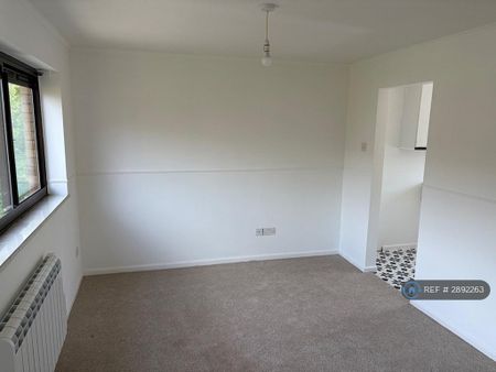 1 bedroom flat to rent - Photo 2