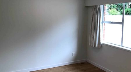 Epsom Elite - Secure Family Living in DGZ with... - Photo 2