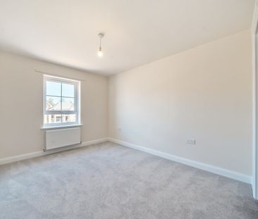 32 Sheerness Way - Photo 2