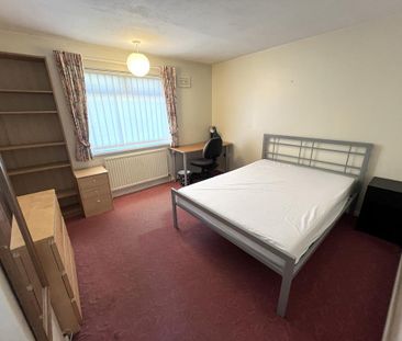 4 bedroom terraced house to rent - Photo 6