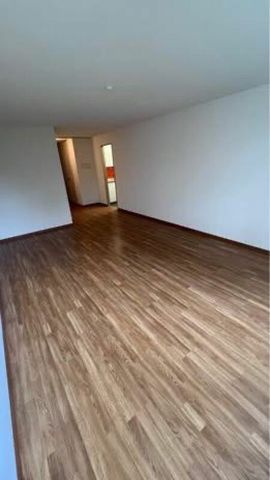 One and a half room apartment Charming old building - Photo 3