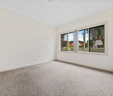 Neat And Tidy 3 Bedroom Family Home - Photo 3