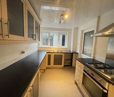 2 bedroom end of terrace house to rent - Photo 5